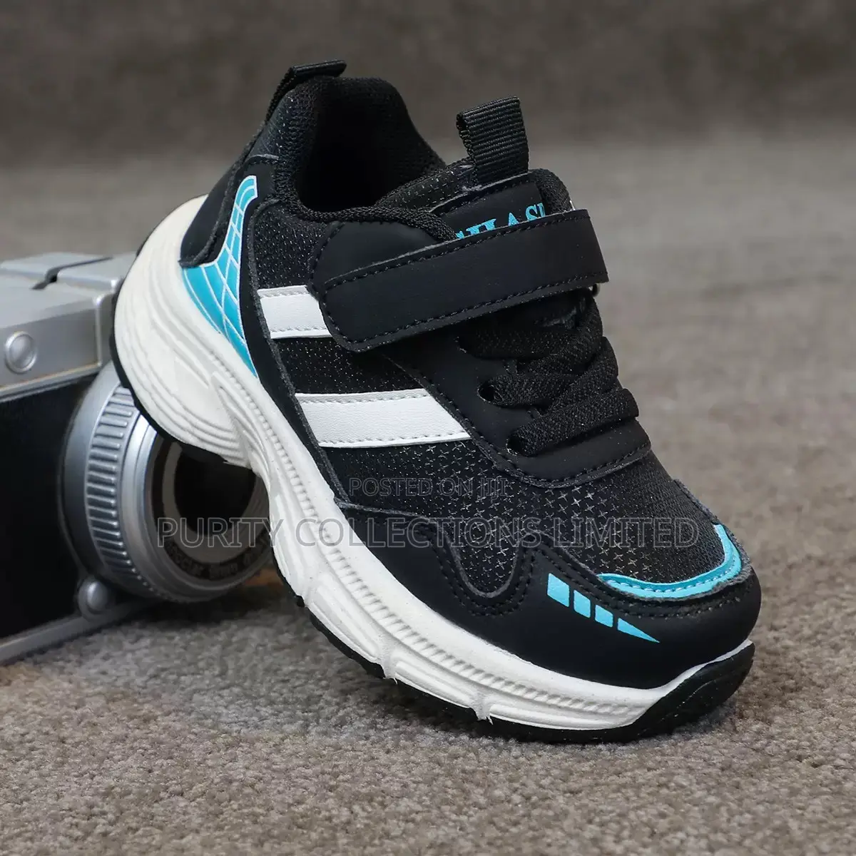 Solid Sneakers Kicks