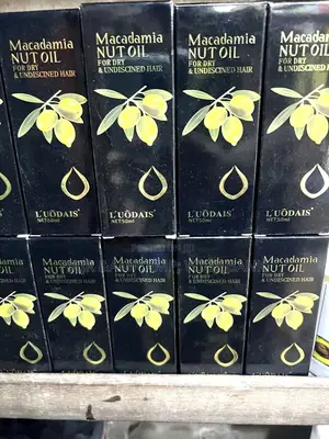Macadamia Nut Oil for Dry Undiscined Hair