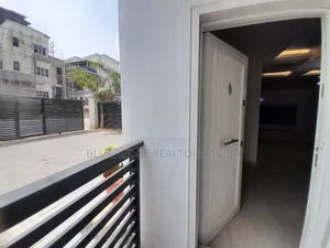 Brand-New Luxury 2-Bedroom Apartment With en-Suite Rooms