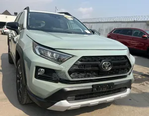 Toyota RAV4 Adventure 2019 Green