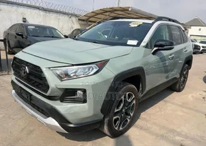 Toyota RAV4 Adventure 2019 Green