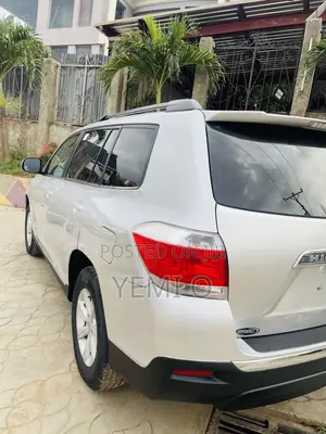Toyota Highlander 2012 Silver