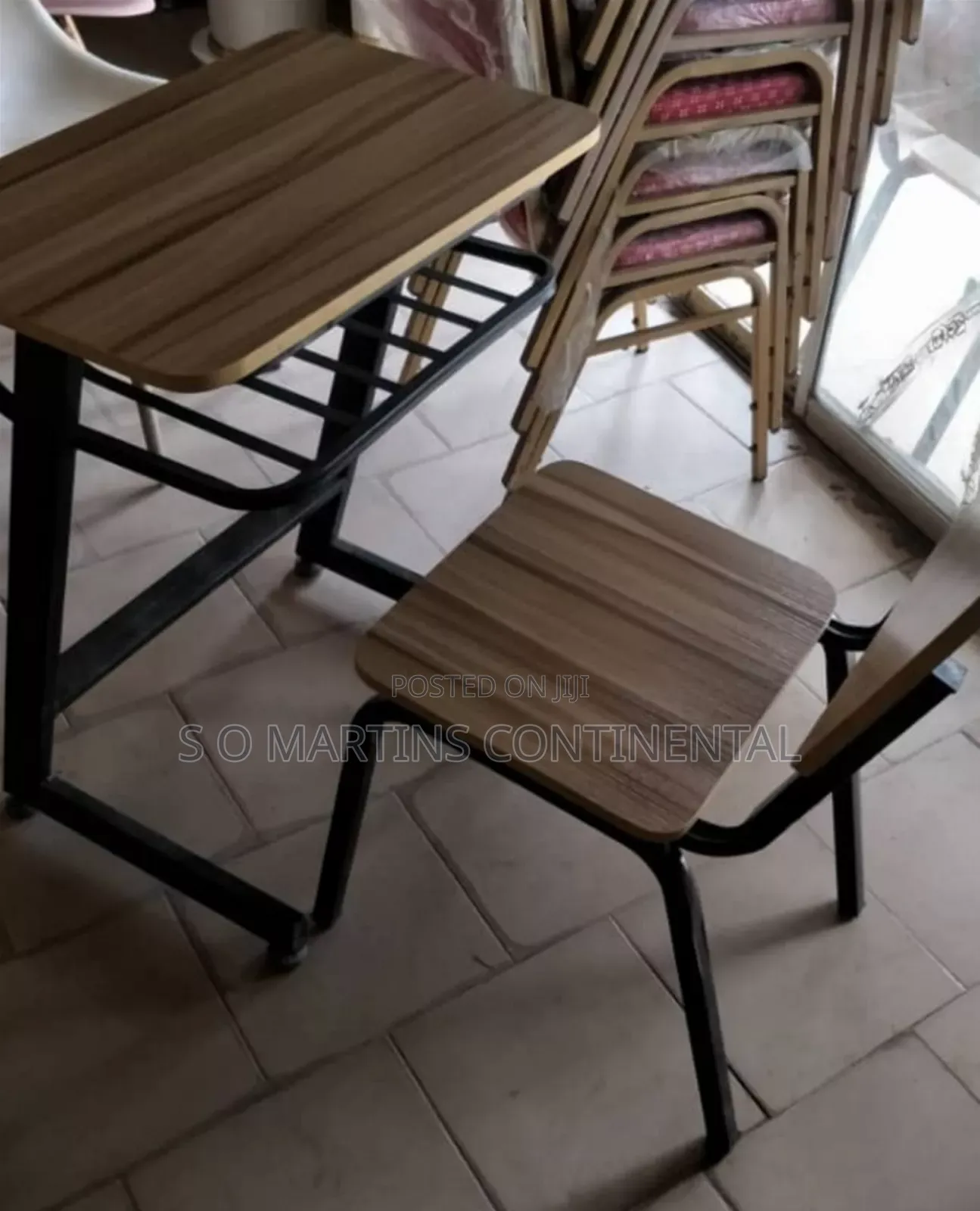 High Quality Modern Reading Chair With Table