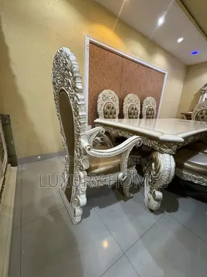 Royal Dining Set