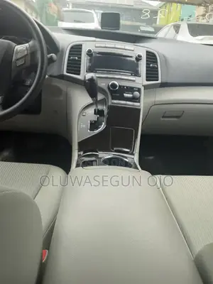 Toyota Venza 2010 Silver