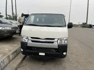 Toyota HiAce 2012 White