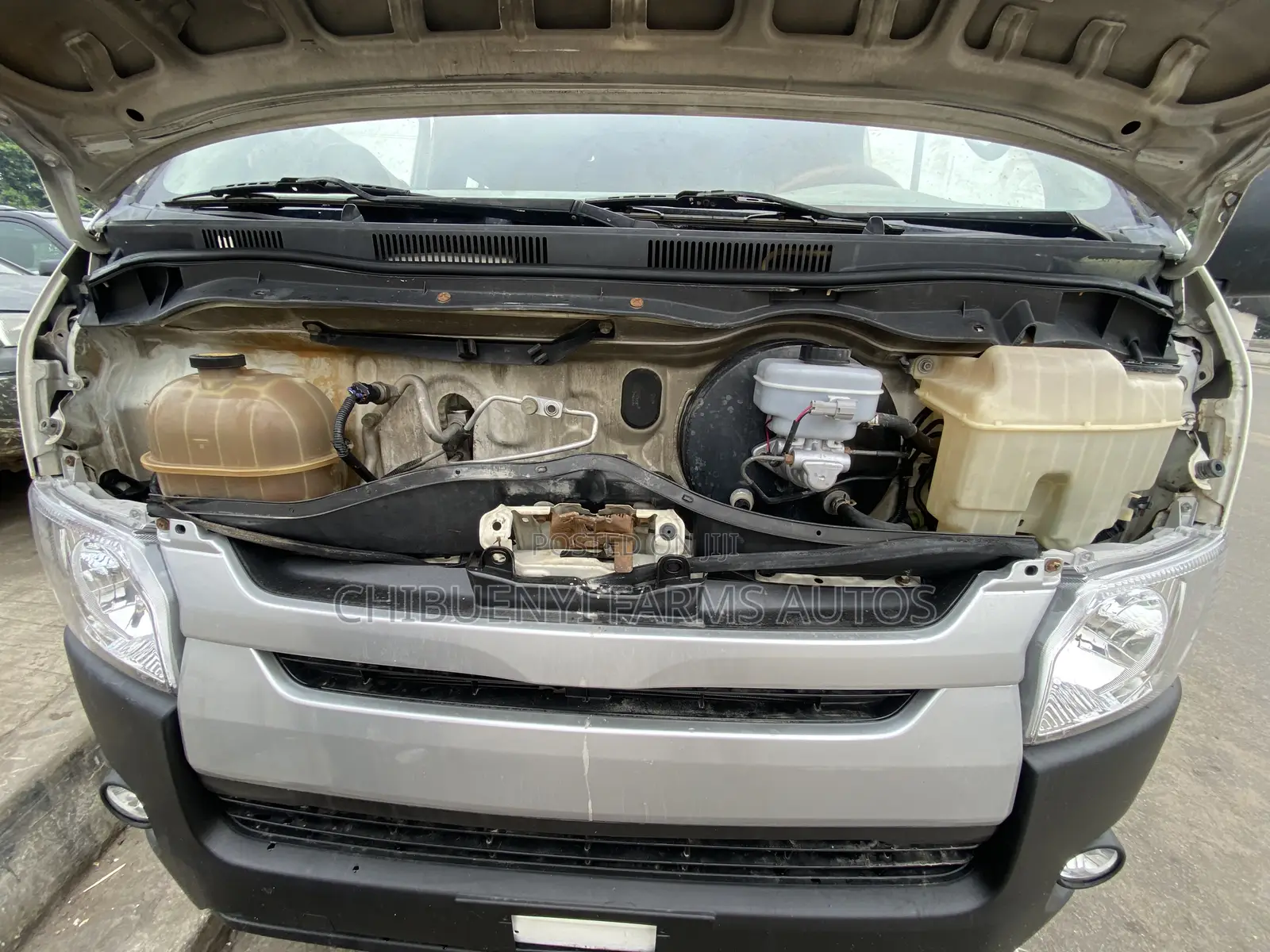 Toyota HiAce 2012 White