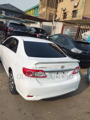 Toyota Corolla 2011 White