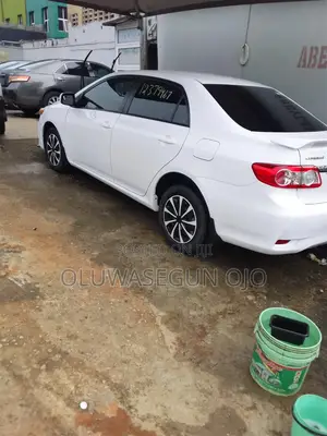Toyota Corolla 2011 White