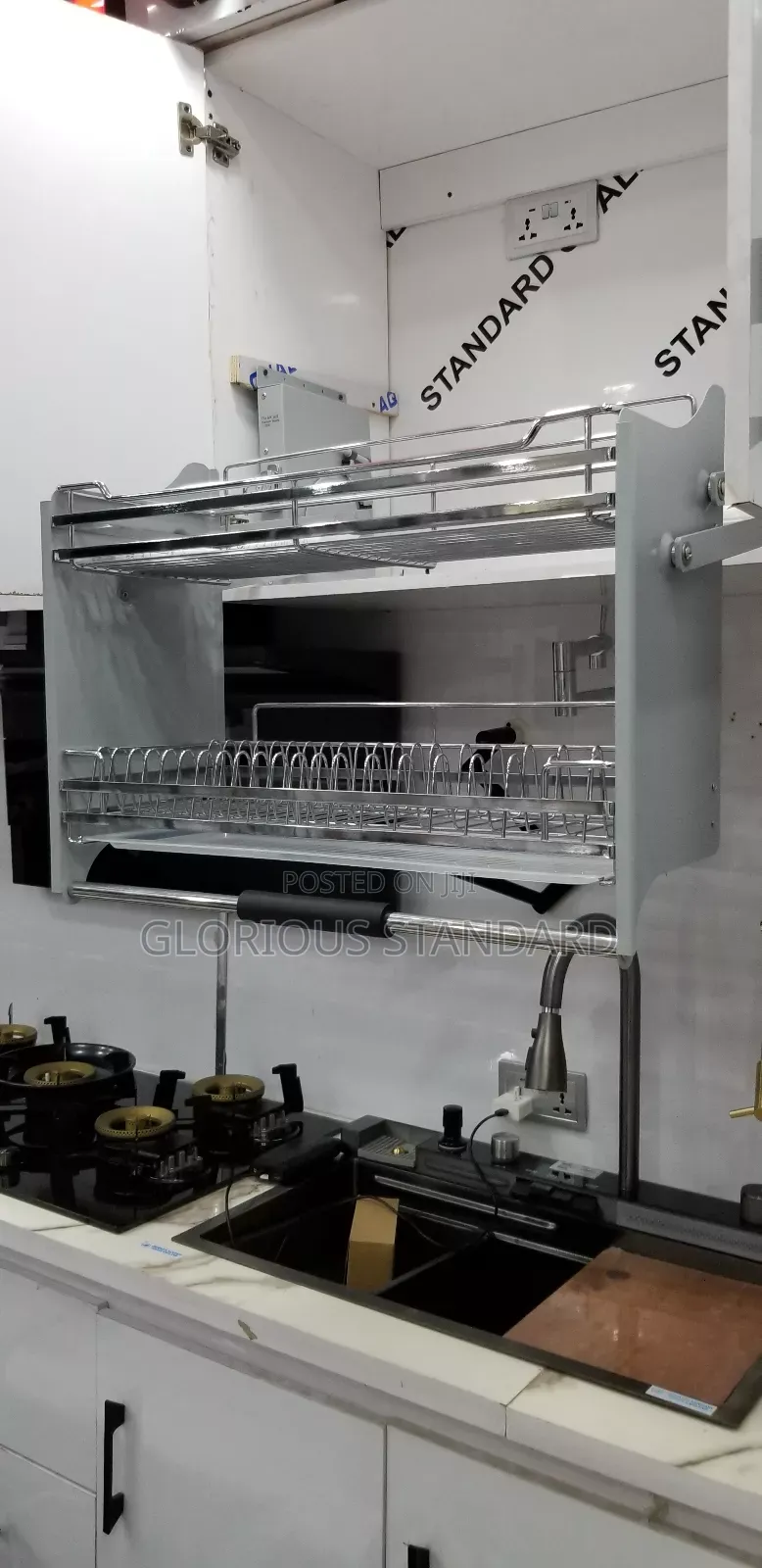 Pull Out Plates Rack