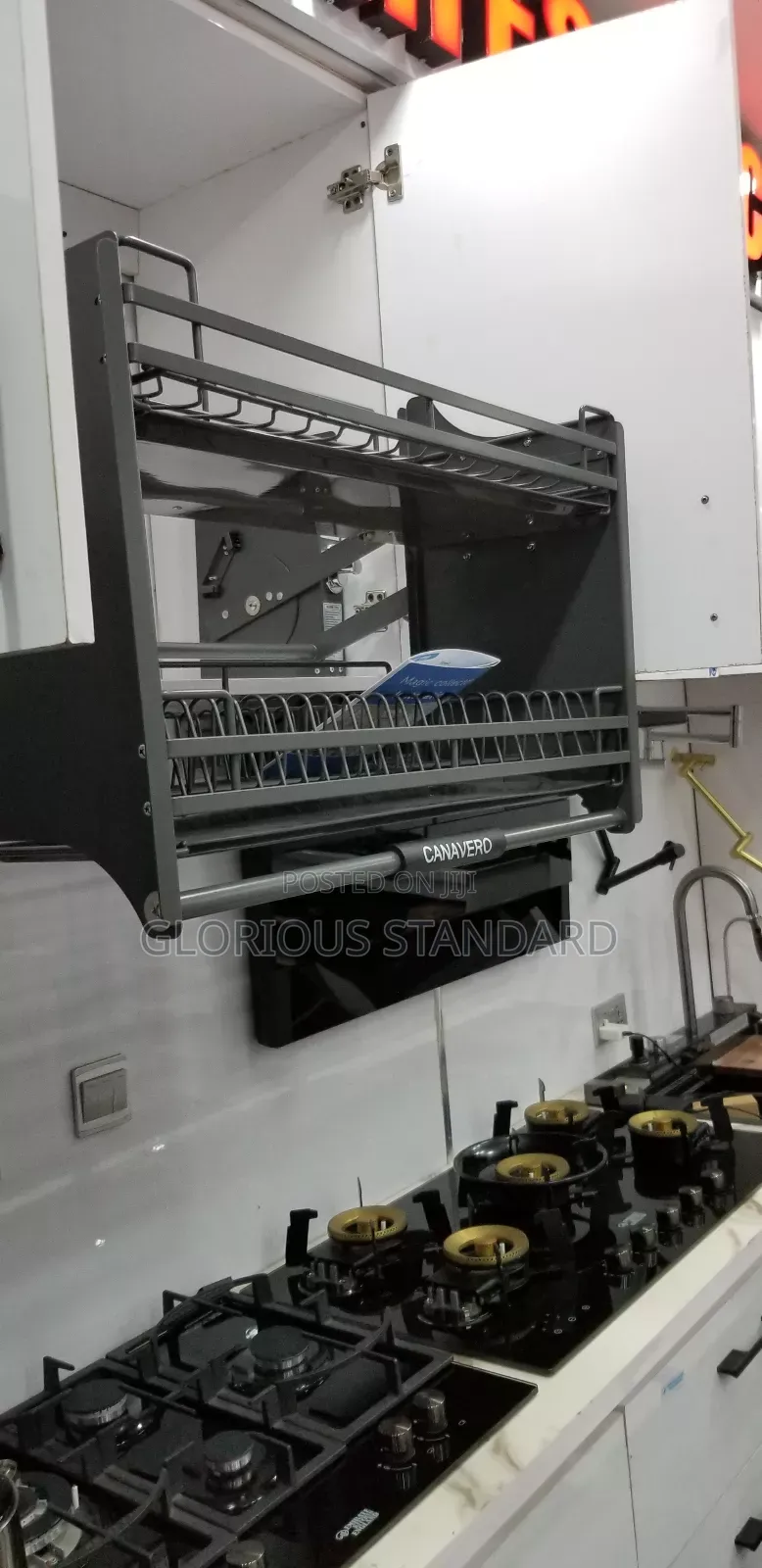 Pull Out Plates Rack