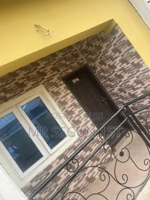 12bdrm House in Arapaja Estate for sale