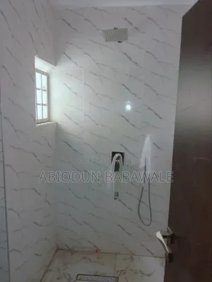 4bdrm Duplex in Brains And Hammer for rent