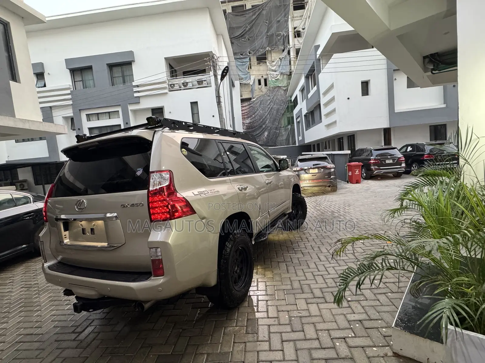 Lexus GX 460 Premium 2012 Gold