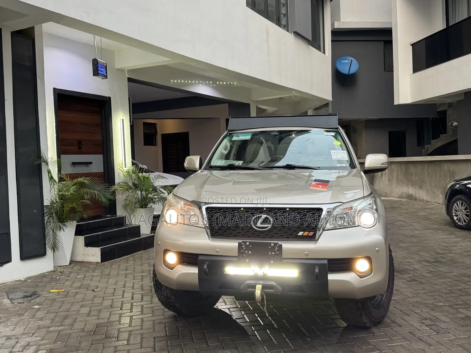 Lexus GX 460 Premium 2012 Gold