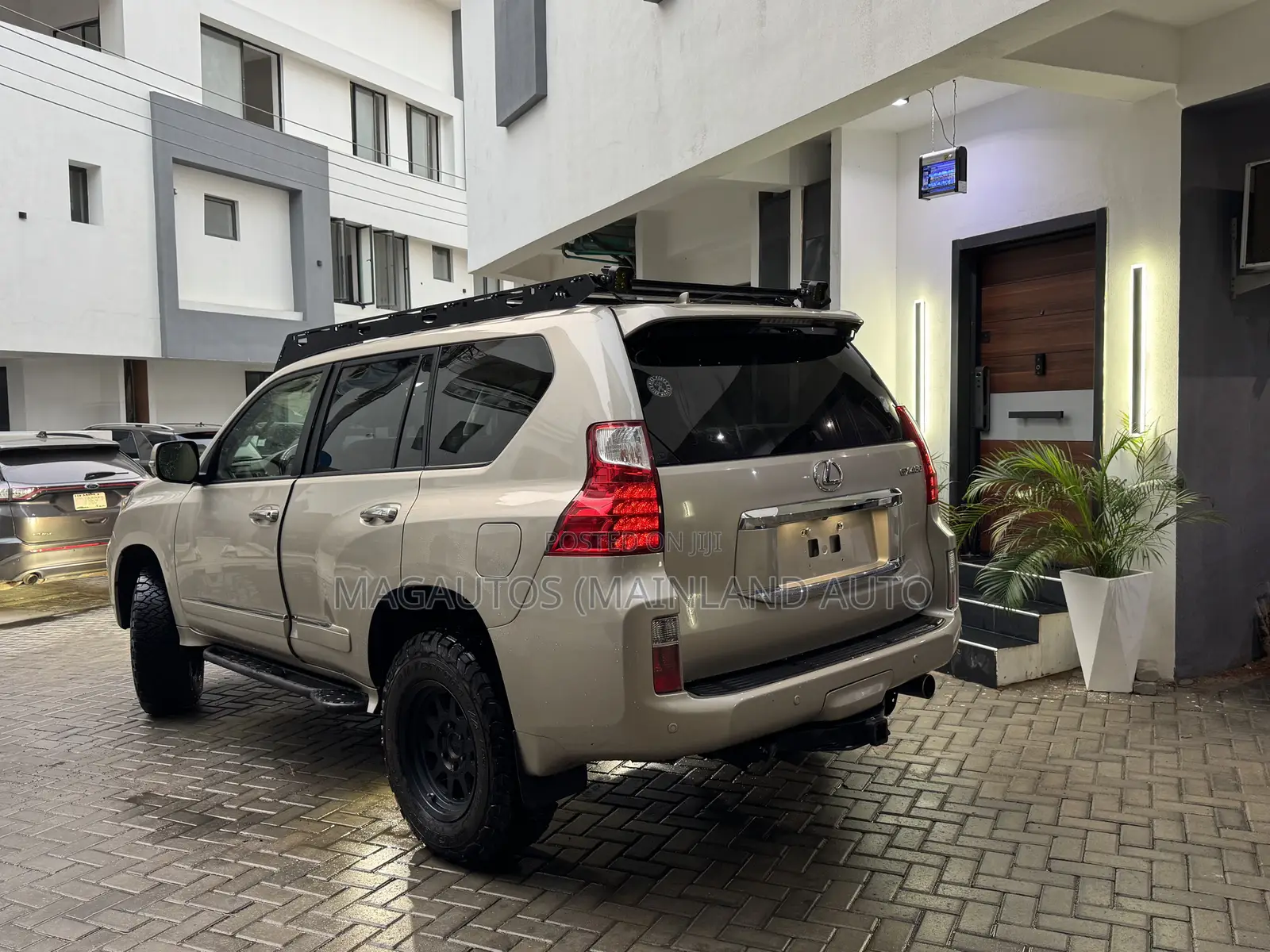 Lexus GX 460 Premium 2012 Gold