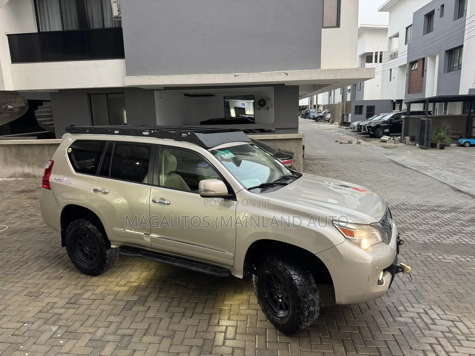 Lexus GX 460 Premium 2012 Gold