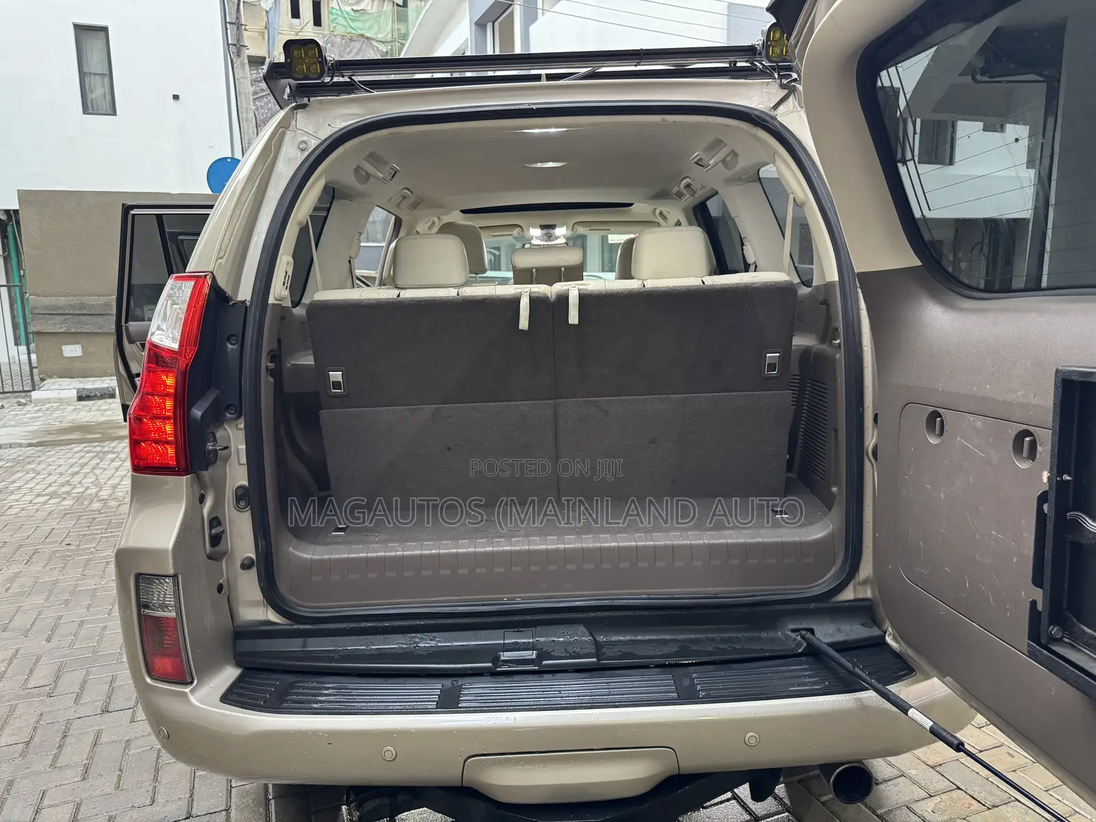 Lexus GX 460 Premium 2012 Gold
