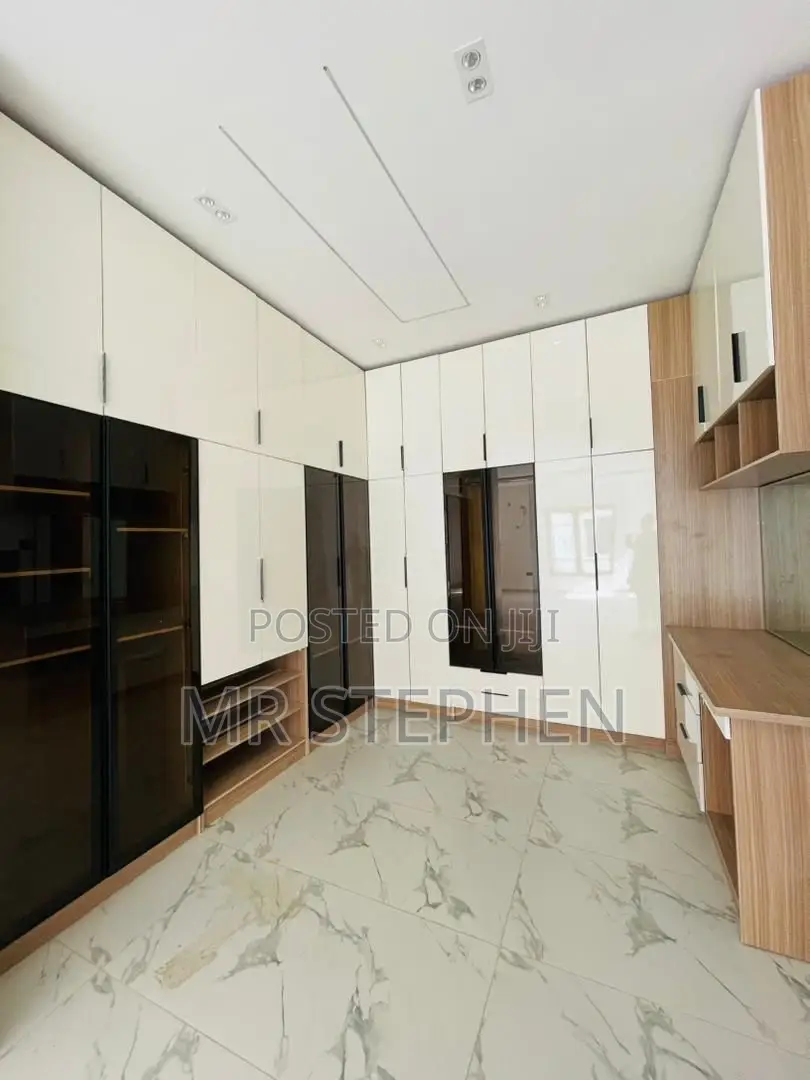 Stunning 6 Bedroom Fully Detached Duplex Plus Pool, Bq in Ikeja Gra