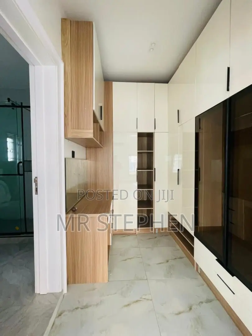 Stunning 6 Bedroom Fully Detached Duplex Plus Pool, Bq in Ikeja Gra