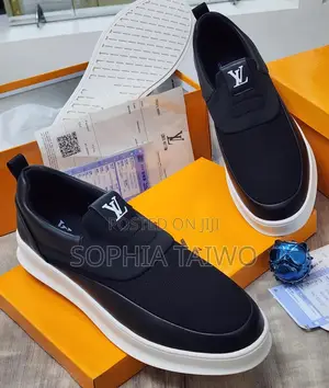 Louis Vuitton Signature Step
