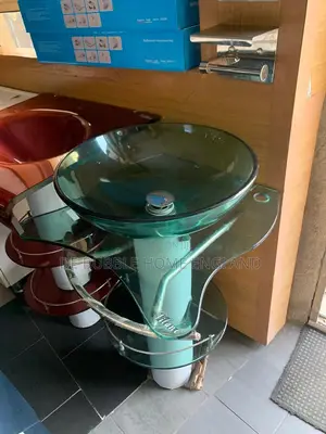 Executive Glass Washing Hands Basin