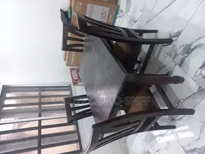 4 Seater Dinning Table