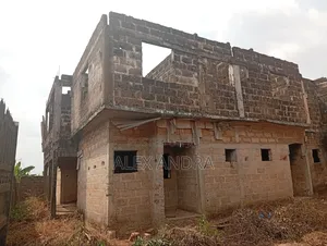 16bdrm House in Benin City for sale