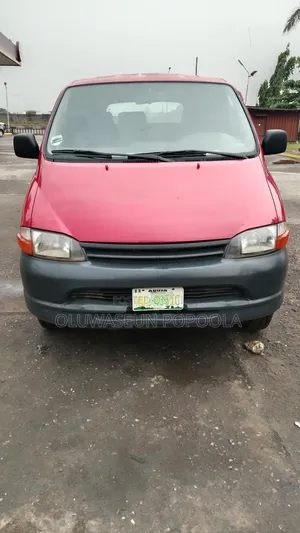 Toyota HiAce 2004 Red