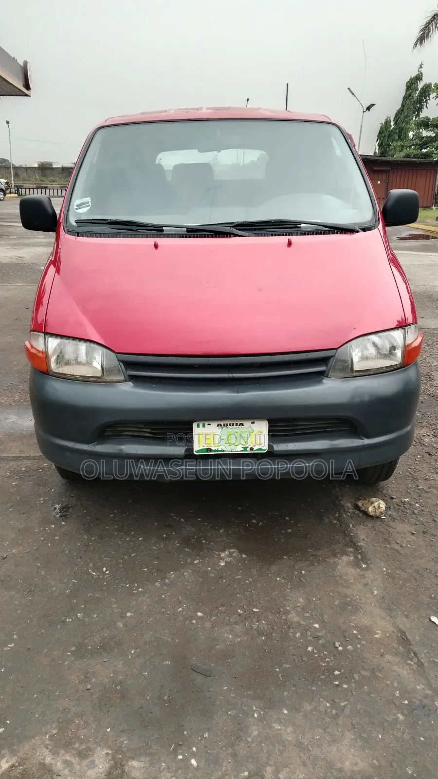 Toyota HiAce 2004 Red