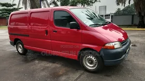 Toyota HiAce 2004 Red