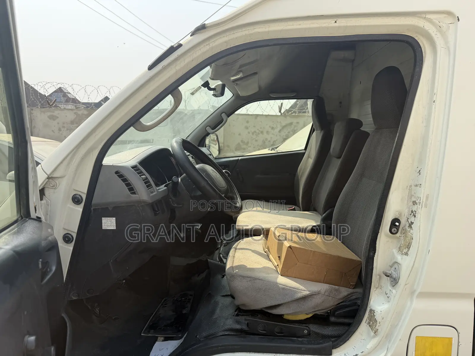 Toyota HiAce 2014 White