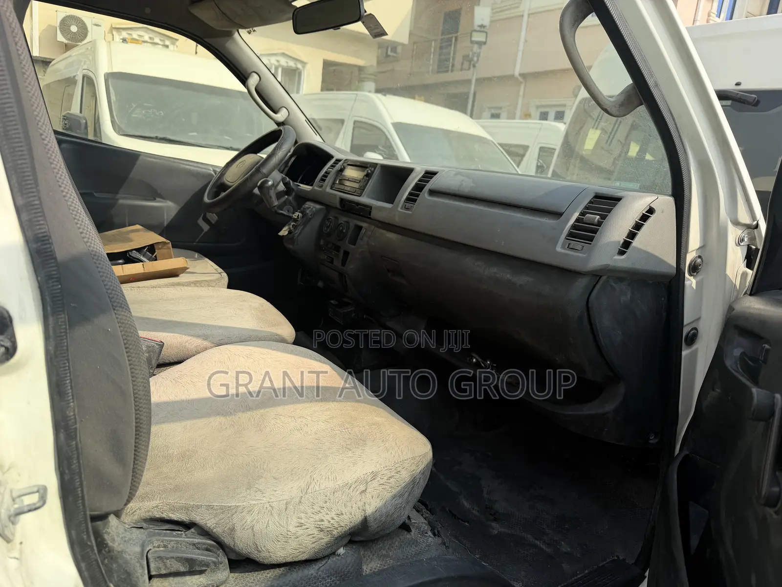Toyota HiAce 2014 White