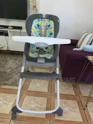 3 in One Baby High Chair, (Ingenuity) Bearly Used.