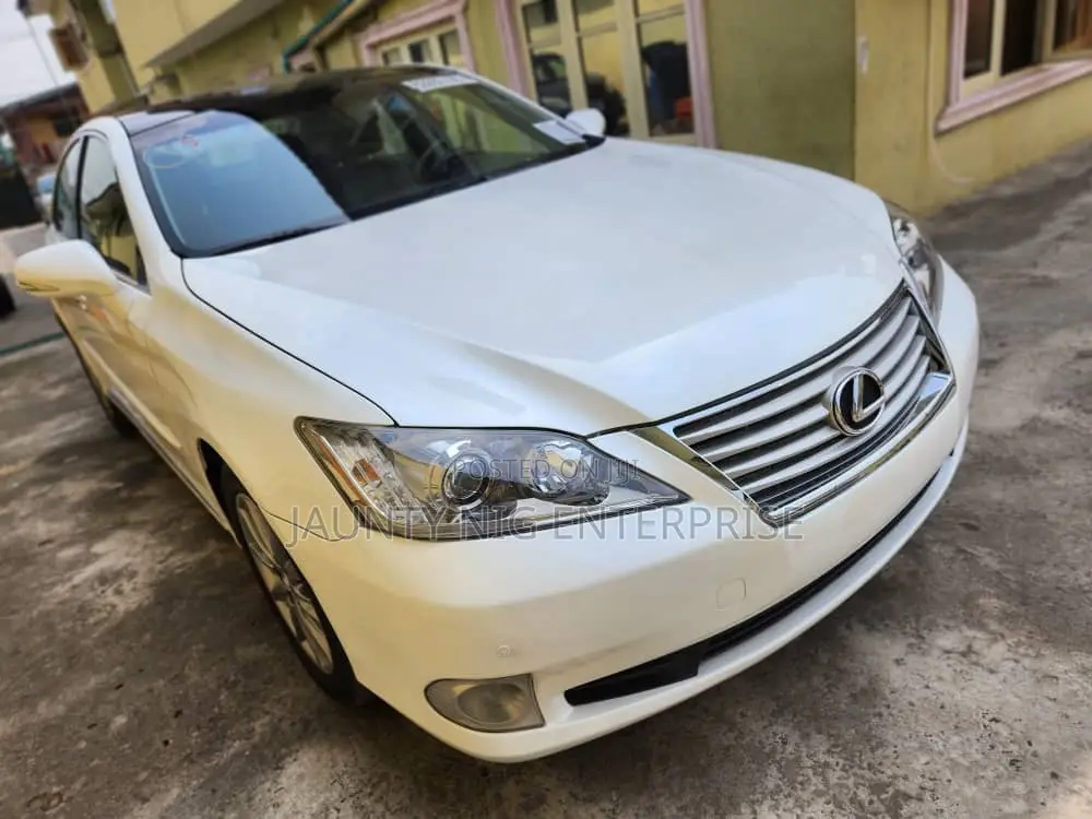 Lexus ES 2012 White
