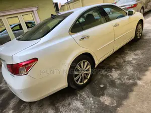 Lexus ES 2012 White