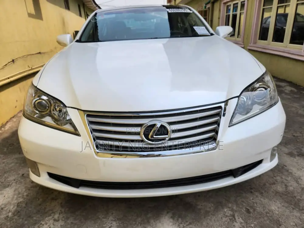 Lexus ES 2012 White