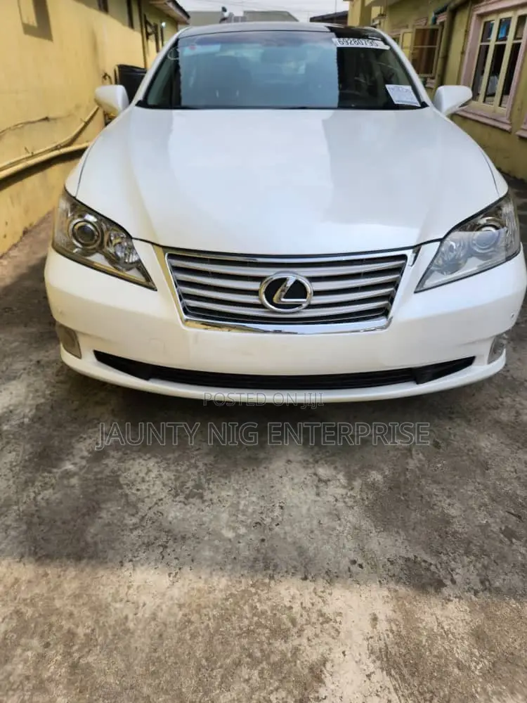 Lexus ES 2012 White