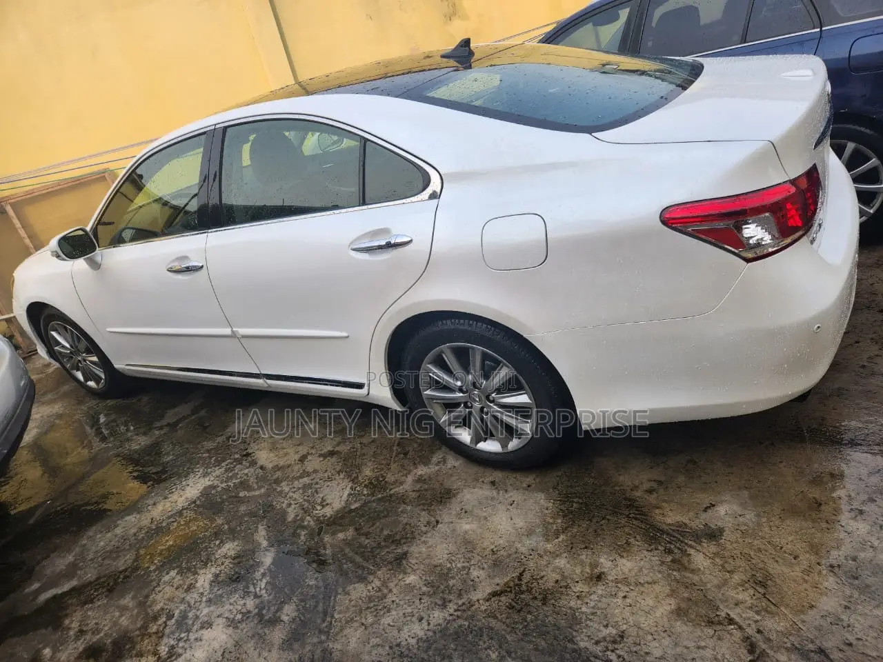 Lexus ES 2012 White