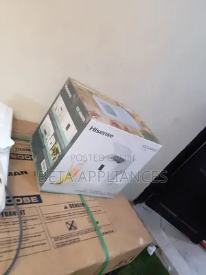 Hisense Compact Ice Maker With Quick Ice Production