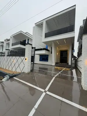 5bdrm Duplex in Vgc for sale