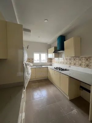 4bdrm Apartment in Osapa Lekki for rent
