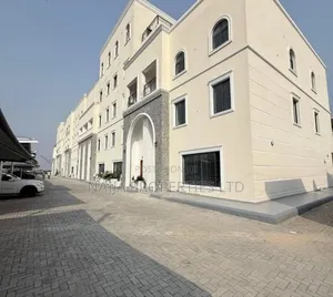 4bdrm Townhouse / Terrace in Lekki Phase 1 for rent