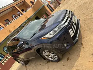 Toyota Highlander XLE V6 4x4 (3.5L 6cyl 6A) 2016 Blue