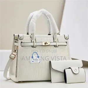 Women’S Structured Handbag Set With Wallet Pouch – White
