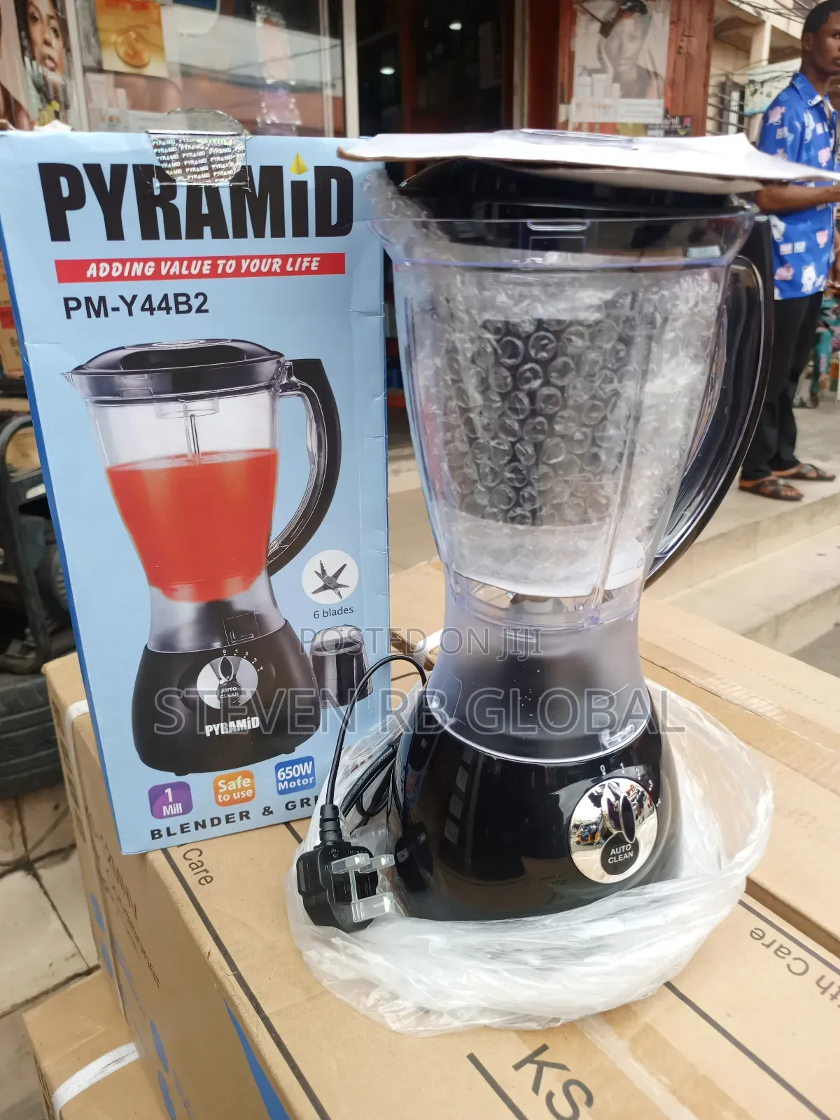 Pyramid Blender and Grinder Pm-Y44b2