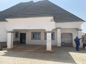 3bdrm Bungalow in Jos for sale