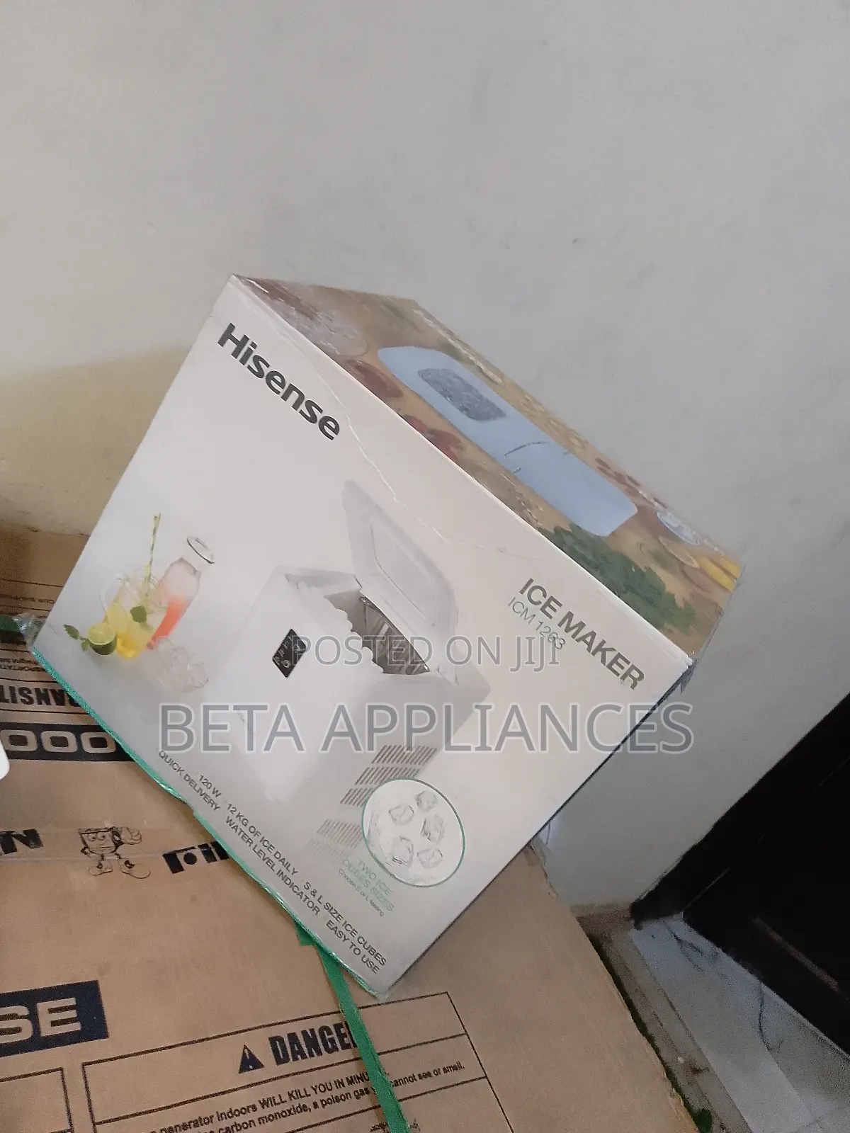 Hisense Ice Maker – Makes Ice in Minutes