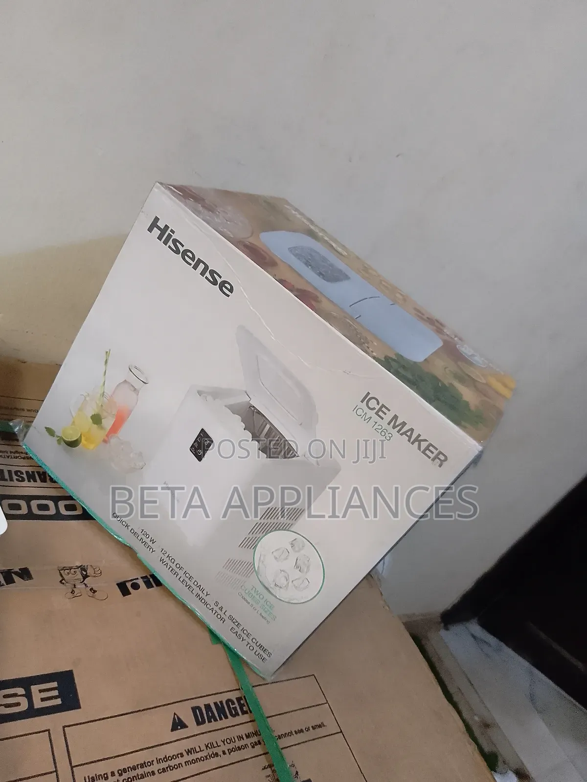Hisense Compact Countertop Ice Maker