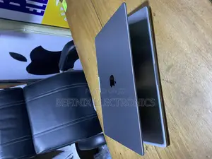 Laptop Apple MacBook Pro 2021 M1 32GB Apple M1 Pro SSD 1T